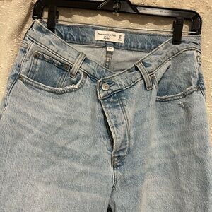 Abercrombie Curve Love Dad Jeans - NWOT